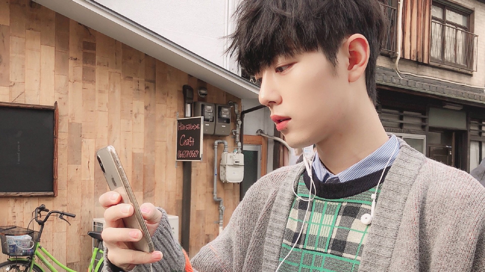 【现场直播】专家现场解读比赛中的关键战术和细节，比赛关键时刻